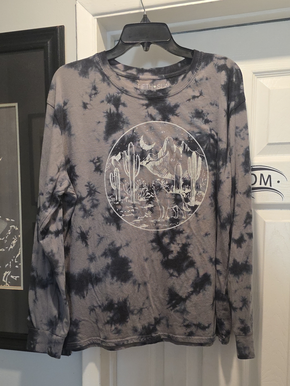 Fifth Sun Gray Tie-Dye Desert Graphic Long Sleeve Shirt